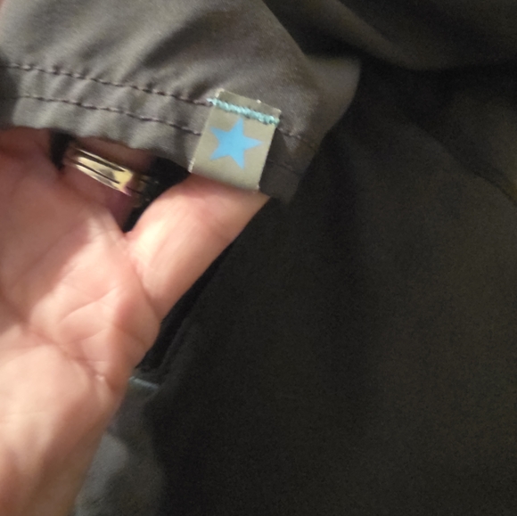 Gray V-Neck Scrub Set - Picture 3 of 4